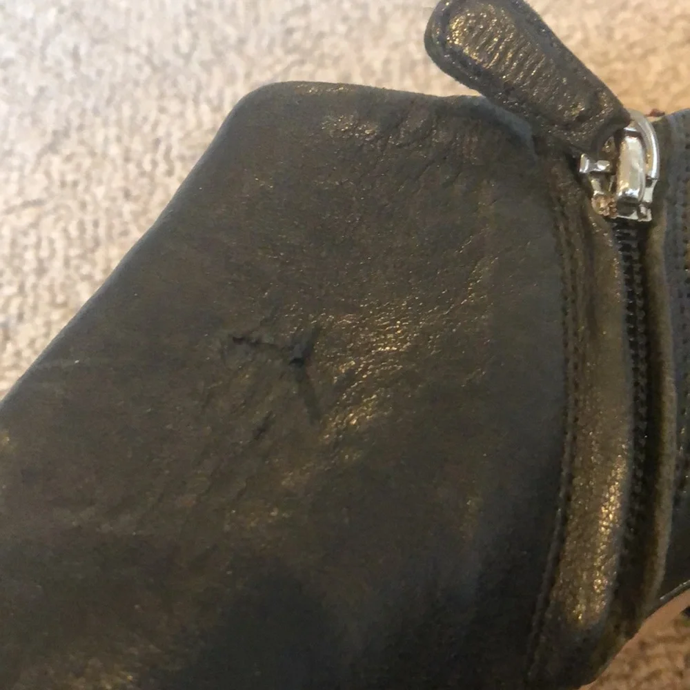 Vintage Christian Dior 100% leather stiletto platform zip up ankle bootie heel